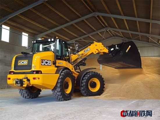 JCB新品伸縮臂式裝載機(jī)TM420即將上市