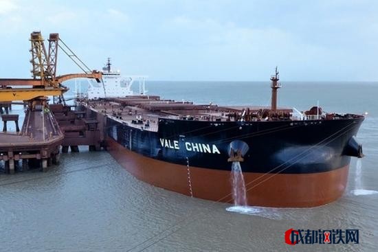 新浪美股訊 北京時(shí)間19日消息，據(jù)英國(guó)《金融時(shí)報(bào)》報(bào)道，澳大利亞央行預(yù)計(jì)隨著中國(guó)鋼鐵需求見頂和全球供應(yīng)持續(xù)擴(kuò)大，鐵礦石價(jià)格短期內(nèi)將會(huì)下跌。