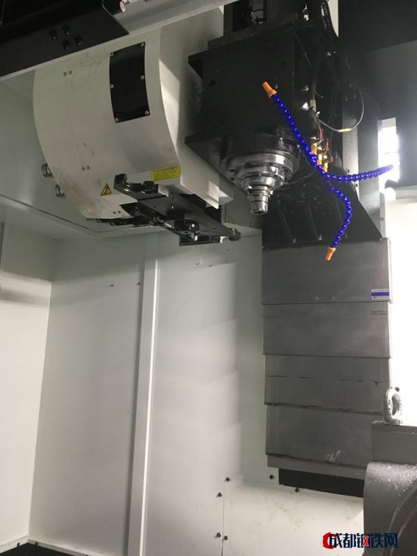 钜人cnc1168l高速线轨四轴立式加工中心