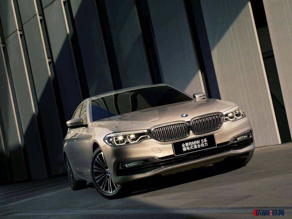 01. All-New BMW 530Le iPerformance.jpg