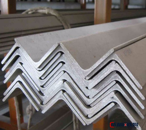 镀锌角钢 不等边角钢 非标角铁 价格合理 大量库存